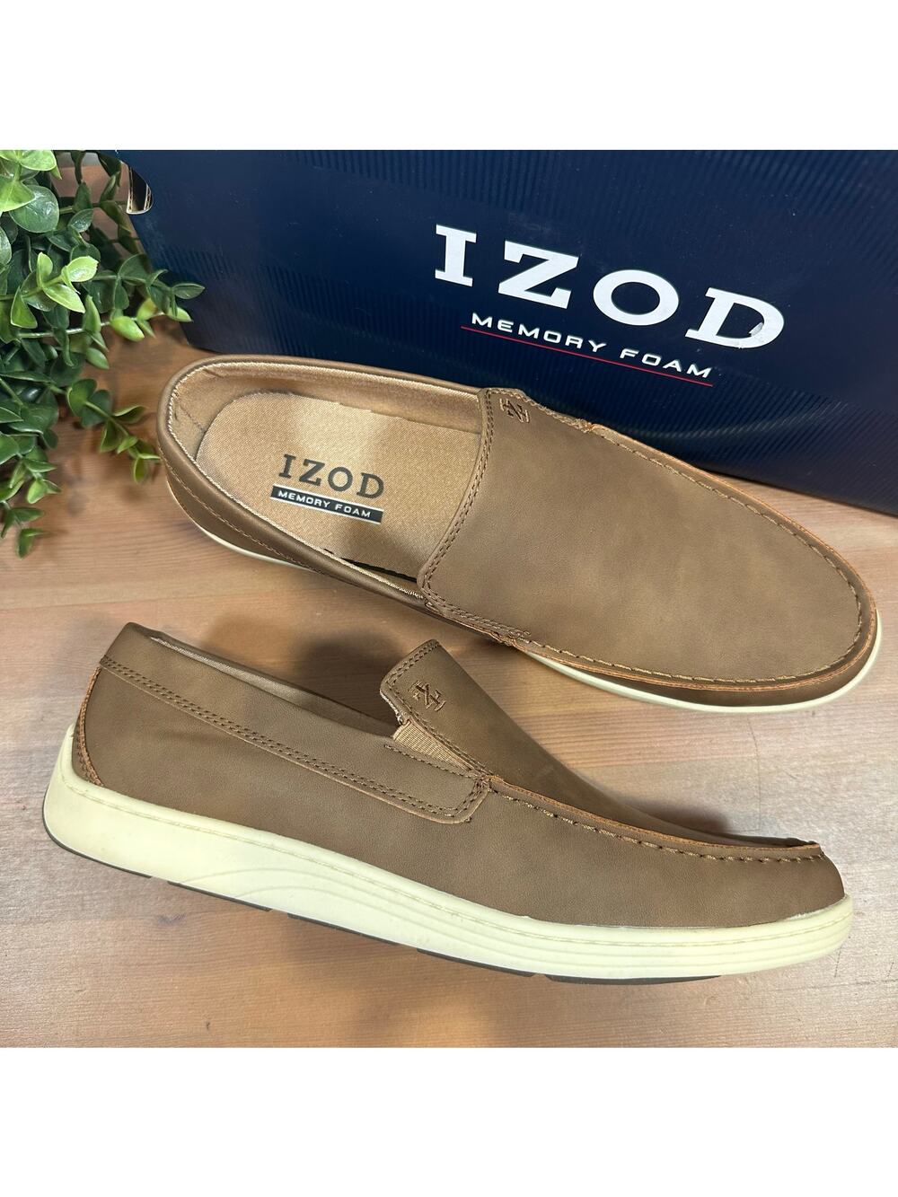 Izod Men's Seapoint Tan Memory Foam Loafers Size 10